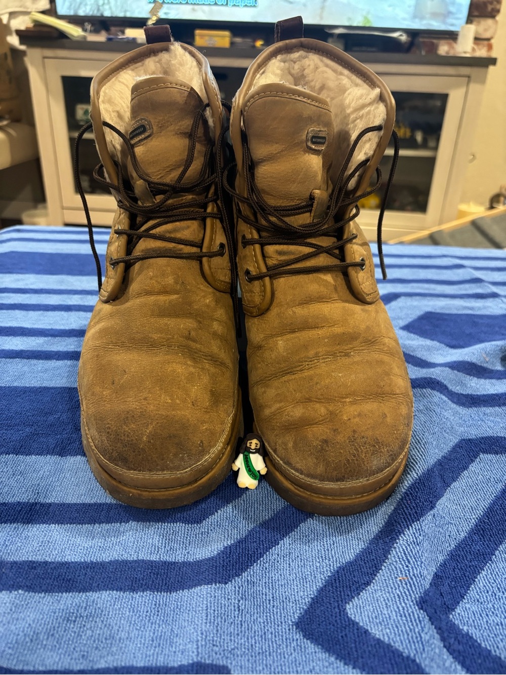 UGG Men’s Brown Lace-Up Shearling Boots